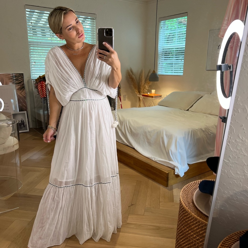 White pitusa dress